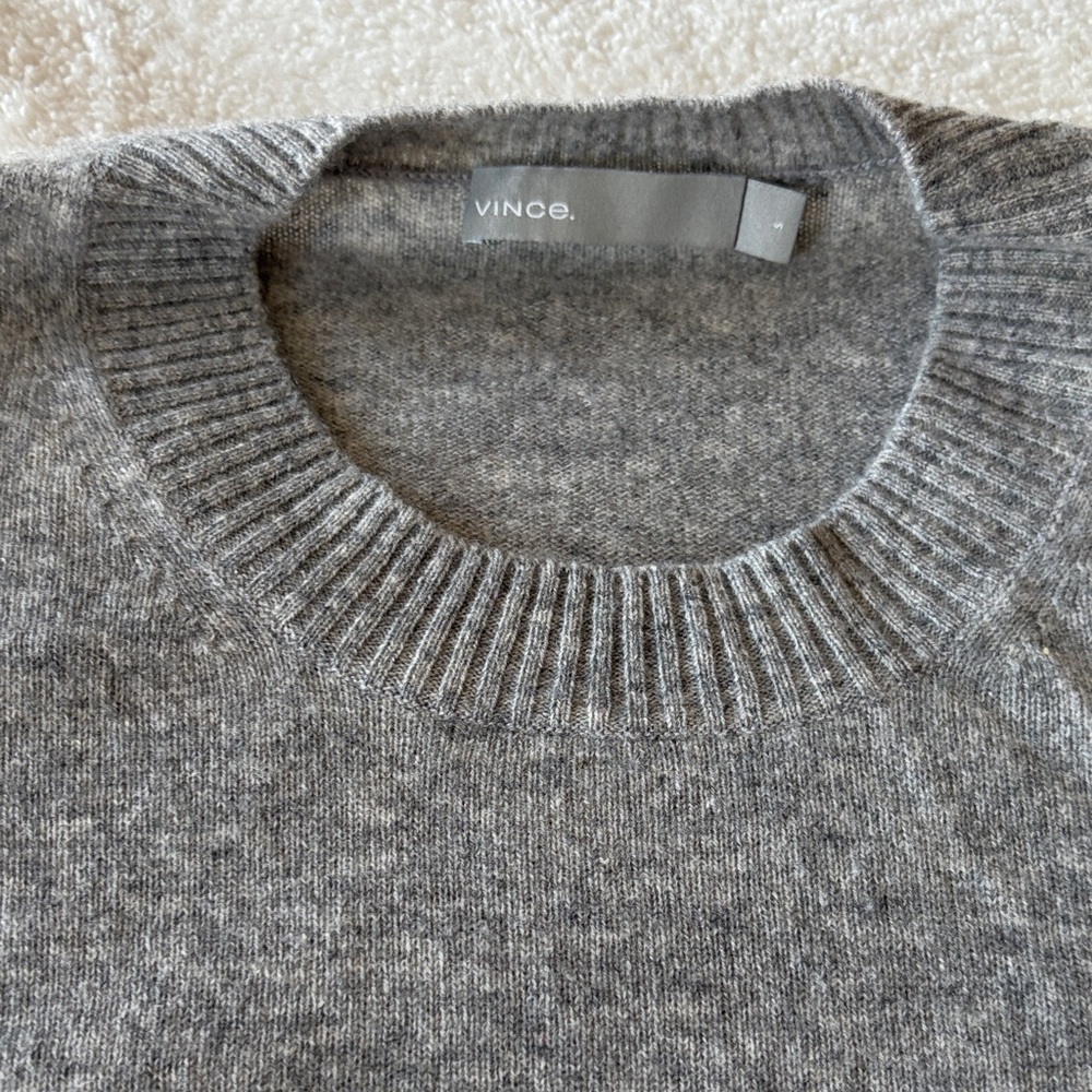Vince Heather Gray CASHMERE Sweater - Picture 2 of 5
